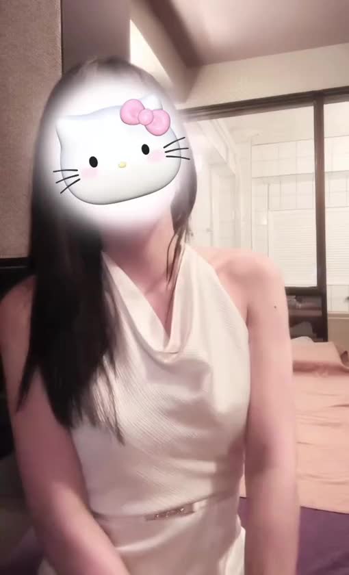 梅雨だく関係無さすぎる😚
このドレスは背中ガラ空きなんで、ノーブラです😳
生パイ触り放題💕😍即大歓迎✨