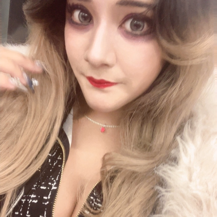 今日から入店したまりいです✨
〜00：00まで出勤してます☺️
会いにきてくれたら嬉しいです😘