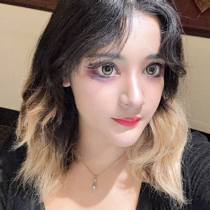 こんばんは🌙

19:00〜24:00で出勤してます💋

今日はどんな出会いがあるかなって、ちょっとわくわくしてます☺️

お仕事帰りの方も、お休みの方も、
お時間合えばぜひ会いに来てください🫶

一緒に楽しい時間過ごせたら嬉しいです♡

お誘いお待ちしてます✨