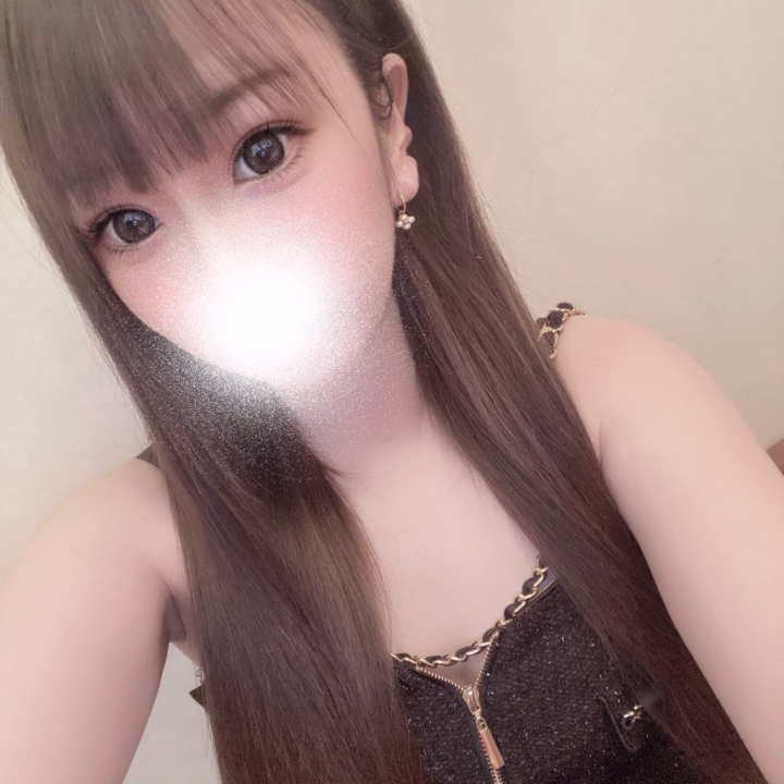 昨日は忙しくして頂いて
ありがとうございます😊

唇を重ねると…
「舌、唇めっちゃ柔らかいやん😳💫」
ってほぼ確実に言われます🙈💓

ぷるぷるの唇にとろーんと
ねっとり柔らかい舌…
キス向き体質のキス魔ちゃん✌️笑

ちゅっ…くちゃくちゃ…
れろれろ🔞❗️

超絶トロトロ舌に
柔らかい唇にチューする😘

ご予約お待ちしてます🗝🎀