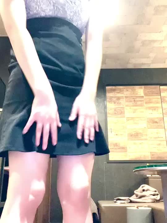 今日もお天気☀️.°良くて
過ごしやすそう‼️

お店は地下にあるから寒いけど
日中は凄しやすいかな

最初来た日凄く寒かったけど
少しずつ気温上がってくれて
良かった🥺

‪꒰ঌランカ໒꒱