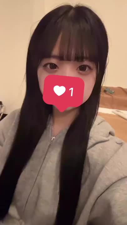 朝のふうさんですჱ̒^o̴̶̷̤ ·̫ o̴̶̷̤^)⭐️


夜寝る時もう面倒で
のーぶらで寝てました😴笑

チャックおろしたら
これは
ドキドキする？💕