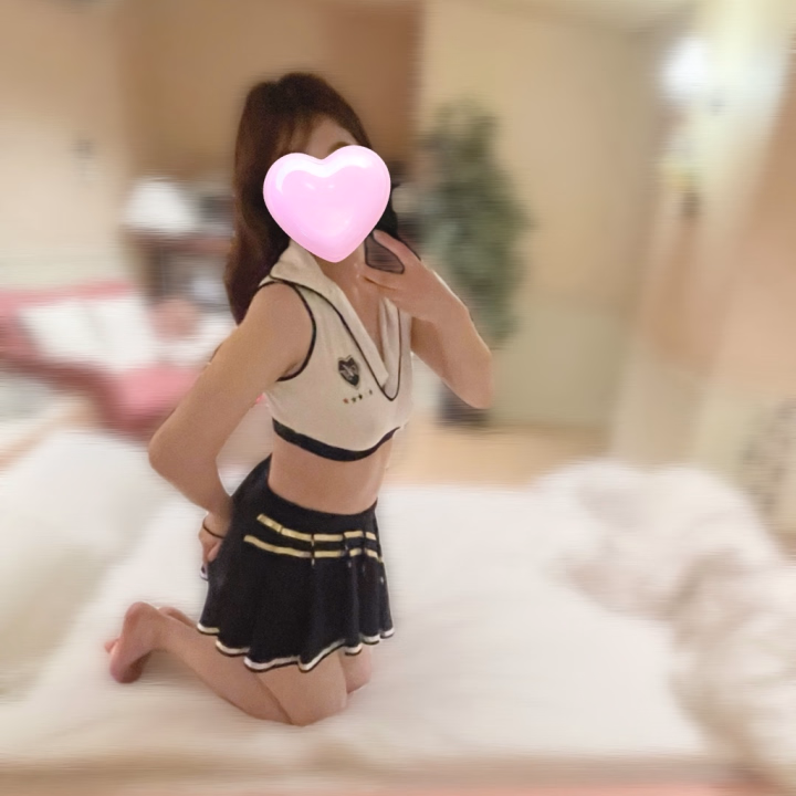 おはようございます☀

カメラホルダー見返してたら過去のコスプレ残ってたので今日はそれを載せます🤭💗

今日明日とラストまで居るのでお誘いお待ちしてます💭💓
会いに来てくださるお兄様は気をつけて来てくださいね😊