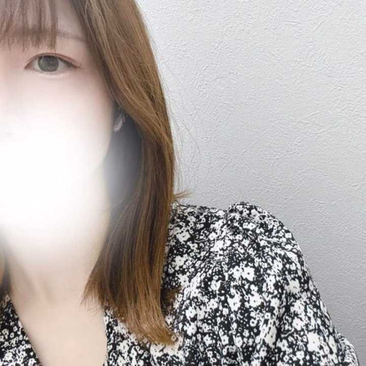 こんにちは(」・ω・)

本日は18:00までです😘ᩚ
終わったら母の日のプレゼント買いに行かないと🎁✨

いつもとちょっと違う系統の服着てみたよ🤭
お時間合うお兄さん会いに来てくれると嬉しいです😭♡


5.8(𝐅𝐫𝐢.)のお礼です💌🕊

19:00からのHP指名のお兄さん✨️
たくさん話して楽しい時間をありがとうございました☺️🍒ྀི
お家では4人のパパしてるん凄い(っ ॑꒳ ॑c)✨️
めっちゃ優しそうやったから怒ってるところ想像できへん🥹🥹
にぎやかで楽しそうやなあ☺️ᕷ*.°
プレイ中はお兄さんめっちゃMやったからいっぱい攻めてしまった🫣💕
たくさん声出してくれて嬉しかった☺️⸝⸝
帰りは何食べて帰ったんかなあ😌💭

· · ───── ·✧· ───── · ·‬

お仕事帰りのお兄さん✨️
お友達とありがとうございました😌🤍
全然慣れてない感じが初々しくて良かったꉂ🤭
ちゃんとフリーの時にしか来やんみたいやから偉いけど寂しい🥺
めっちゃキリッとしてたから絶対ハーフやと思ったら違うかった笑笑
お兄さんからもいっぱい話してくれたから楽し