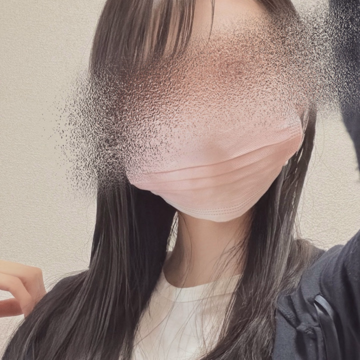 おはようございます☀️
寝込んでる間に前髪伸びすぎました！
やだー！
出勤します🩷

**◈◇♡◇◈**出勤日**◈◇♡◇◈**
⭐️ネット予約をしてPt貯めよう⭐️
⭐️あやめの星も増えるぞ！⭐️

6/26(金)　10:00～20:00🉐
6/27(土)　15:00～22:00