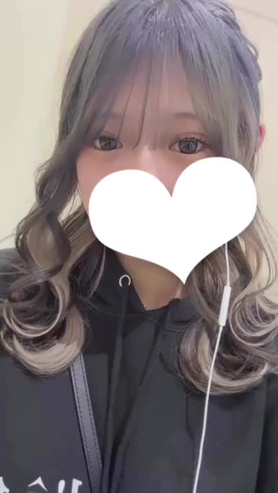 ストレートのさらさらも好きだし、
 
巻き髪でちょっと色っぽくするのも好き💇‍♀️💓
 

 
お兄さんはどっちがタイプ？🥺
 
会いに来て直接教えてほしいな♡