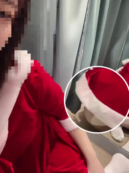みよりです！

季節外れの動画だけど、載せれてなかったので、、、🎅🏻

新年一発目のお尻🍑は誰が触ってくれるの？


本日3号館に20時から出勤します！

是非会いに来てください💖