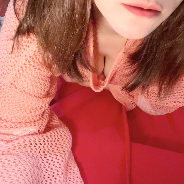 ♡今回の出勤でも逢いに来てくれたお兄さん♡

値上がり後でも長めのコースで逢いに来てもらえて、本当に嬉しいです✨️

お風呂でまったりイチャイチャして🛁💕
ベッドでもたくさん密着して…最後はMットでぬるぬるタイム🫧

しっかり2回戦もできてスッキリでしたね🍼✨️

まったりイチャイチャな時間を一緒に過ごせて楽しかったです💗
次回もマッタリ…でもエチな感じに過ごしましょ💕