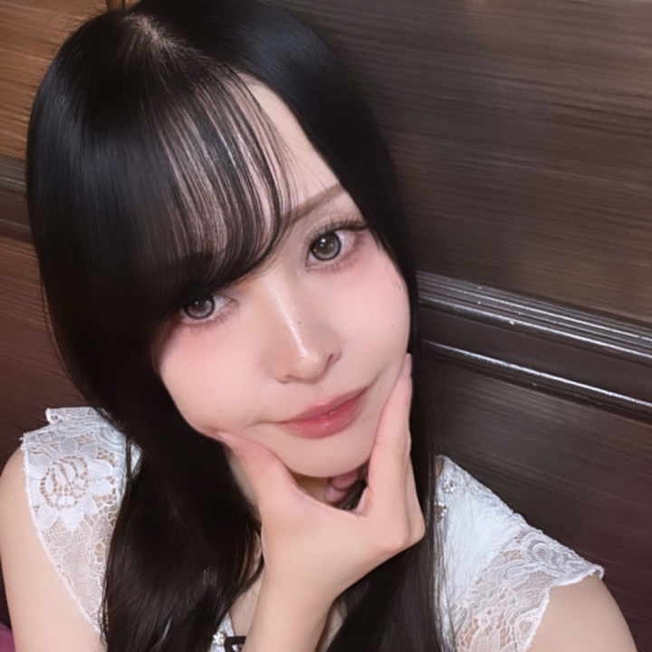 おはようございます🌞えれんです❣️

今日は超絶レアな木曜日出勤です🥹♡
22時までお店にいるのでお誘い待ってます😉
絶対に後悔させません！！！雨にも負けません！！！