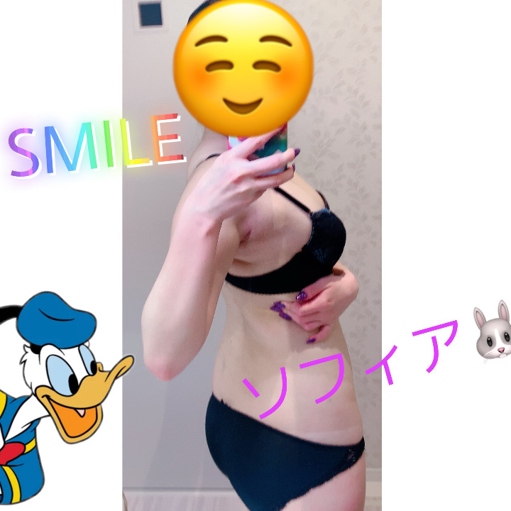 ダイエット中〜
今週3キロ減っていってる🥺
今月までに10キロ落とす！頑張ろと😭
#ダイエット#全身