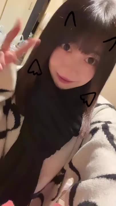 イメチェン！
前髪全部下ろしました😊

素朴さ？を出してみたくて(ﾎﾞｿｯ)

月曜日に美容室！
エクステつけて黒髪ロングヘアーになります💓‪

お楽しみに🎶