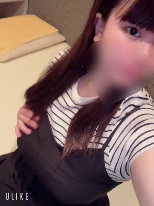 イベント参戦しました✨✨
お店私服イベント中だったので、私服も少しのせてみました🤭
その後は、、🫣
ノーブラなので見えちゃってるかも🫣🤍🤍
前回のイベント応援ありがとうございます🫡✨✨
今回も♥️と🎁よろしくお願いします🥰