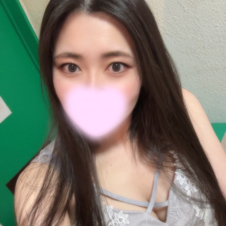 早い時間からお誘いしてくれたお兄さんありがとうございます✨️

写真より可愛いって言ってくれるお兄さん多くて嬉しい😳

この後もお誘いお待ちしてます♡
夜も楽しめたらいいなぁ

りり