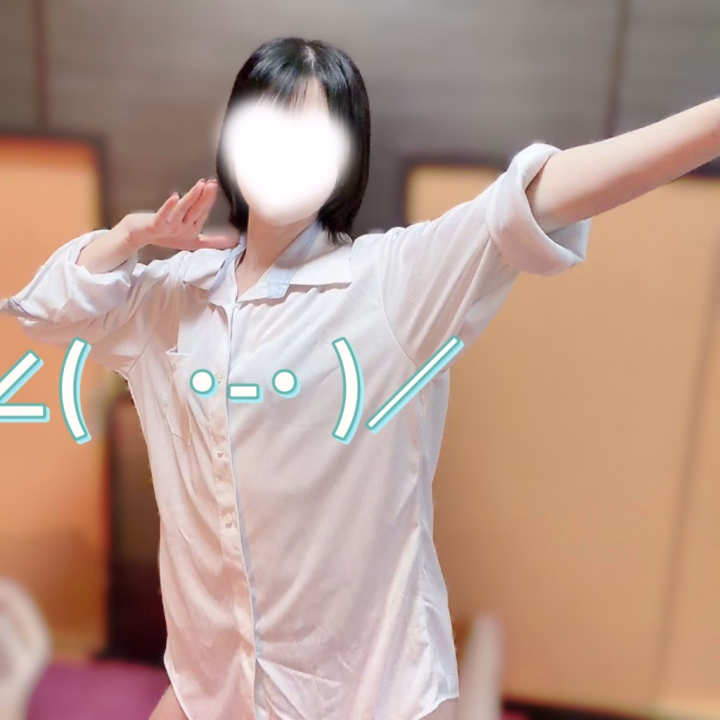 最近、ノンカフェインゼロカロリーコーラを

「お前は……何者なんだ……？」

という気持ちで飲んでます。

甘い。コーラ。なのにカフェインもカロリーもない。

じゃあ君は何のためにいるんだ…🤔

閑話休題

本日はDXスタートです✨

元気は、あるかー！？
お誘いお待ちしてます❤️
