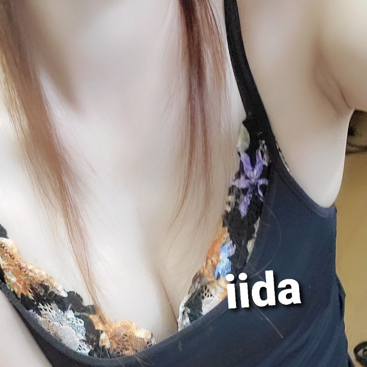こんにちは(*´艸｀*)
久しぶりに出勤してます(≧ω≦)

暑い日が続いてますが皆さん元気ですか？(o^∀^o)
アッチも元気ですか？♡(´∀｀*)ﾌﾌ
お時間あいましたらお誘いお待ちしてます( *´꒳`* )