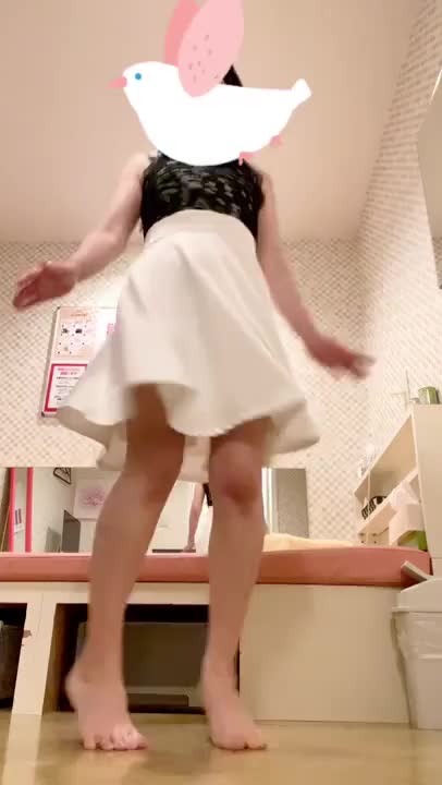 スカートひらひら🩷楽しくなっちゃった♫