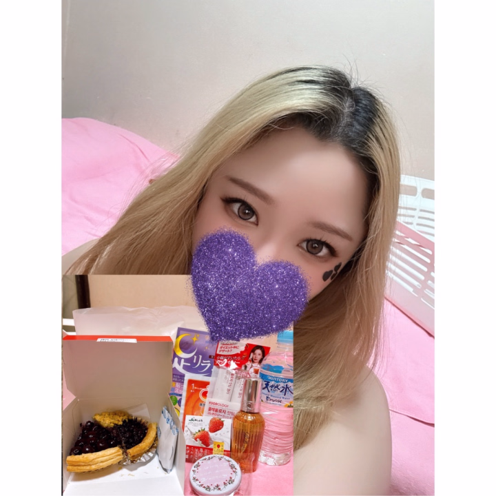 お休み延長になっちゃった🥺💦でも明日から復活予定です♡
・
・
・
こんにちは☀️

今日から出勤予定だったのですが…

なんとお部屋の用意ができないみたいで、お休みに変更になってしまいました😭💦

会いに来ようと思ってくれていたお兄様、本当にごめんなさい🥺

お休み中はゆっくりリフレッシュしたり、美味しいものを食べたりして元気チャージしてました🤭🤍

差し入れも本当にありがとう♡

幸せいっぱいのお休み期間でした🥰

そして！！

明日からは復活予定です⸜🙌🏻⸝✨

ただ明日も女の子が多いみたいで、お部屋が用意できるか少し不安…🥹💦

なので！！

みひなに会いたいお兄様はぜひぜひご予約お願いしますっ🥺💖

お兄様のご予約がお部屋確保への近道です🤣💕

今回は

12日〜18日まで出勤予定♡

たくさん会えたら嬉しいな🥰

そして後半にはイベントもあるみたいなので今からワクワクしてます🫣💓

また詳細出たらお知らせするねっ♡

明日からたくさんイチャイチャできますように🐈‍⬛🤍

お誘い待ってます⸜🙌🏻⸝💕✨