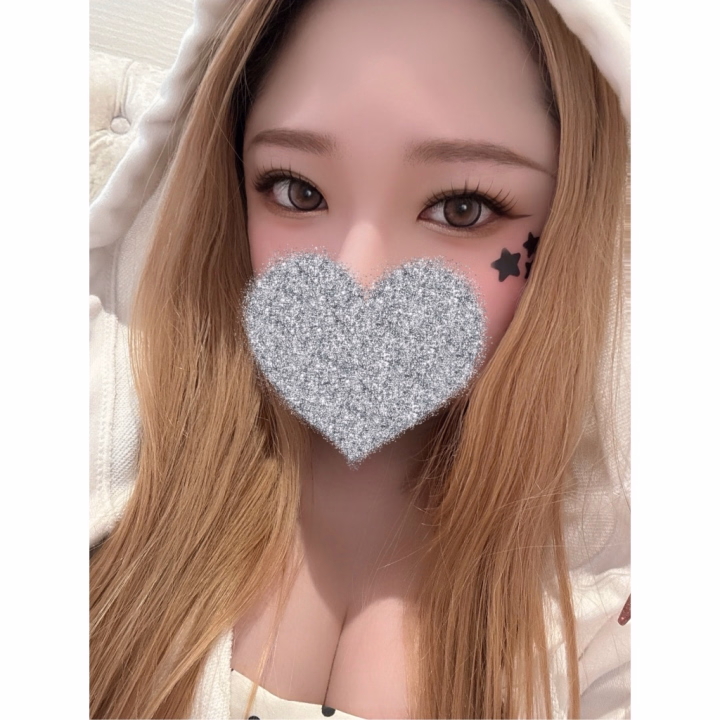 雨が来る前に♡まったりイチャイチャしよ？☔️💕
・
・
・
おはようございます☀️

昨日はお誘いありがとうございましたっ🥰🤍

まったりイチャイチャできて、とっても楽しい時間でした♡♡

一緒にのんびり過ごせる時間ってやっぱり幸せだなぁって改めて思ったよ🤭💕

今日も予定通り
16時～24時まで出勤です⸜🙌🏻⸝

既にご予約くださっているお兄様ありがとう🥺💖

会えるのを楽しみに待ってるねっ♡

そして台風が近づいてるみたいで、今日の夜から雨予報☔️💦

明日はかなり影響が出そうな感じだから、お仕事やお出かけのお兄様は本当に気をつけてね🥺

みひなも無事に出勤できるといいなぁ🥹✨

雨が本格的に降る前に、ぜひ会いに来てくれたら嬉しいです🫣💕

空き枠はお店にお問い合わせお願いします☎️♡

今日も素敵な1日になりますように🍀✨

お誘い待ってます🥰🤍🐈‍⬛💕
