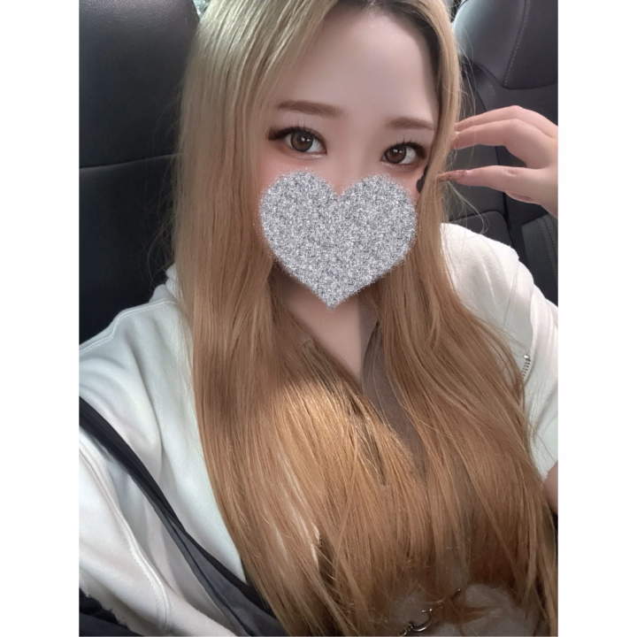 台風に負けない♡今日も会えたら嬉しいな☔️🫶
・
・
・
おはようございます🌀

昨日はお誘いありがとうございましたっ🥰🤍

夜はお天気も悪かったのに会いに来てくれたお兄様、本当にありがとう😭💕

とっても嬉しかったよ♡♡

さてっ！

今日も予定通り
16時～24時まで出勤します⸜🙌🏻⸝

台風どうなるかな〜って心配してたけど、思っていたより落ち着いていて少し安心☺️✨

このまま大きな影響なく過ぎてくれるといいなぁ🥺

でもまだ油断はできないので、お出かけのお兄様もお仕事のお兄様も気をつけて過ごしてね☔️💦

そしてお店に来てくださるお兄様も、無理せず安全第一でお願いします🥰

空き枠まだありますので、お時間合うお兄様はぜひ遊びに来てくださいっ💖

今日と明日出勤したら少しお休みに入るので、会いに来てもらえたらとっても嬉しいな🫣💕

今日も素敵な1日になりますように🍀✨

お誘い待ってます♡♡🐈‍⬛💖🌈