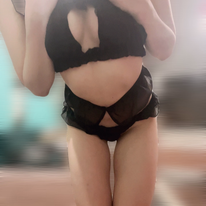 ぬるぬるが得意の　なぎさです💫
みんな気持ち良くなって帰ってくれるのですごく嬉しいです🎶

もともと高級店で教えてもらって勉強してるので
いろんなことできちゃいます🖤

最後のタオル蒸しまで味わっちゃってください♡


なぎさ