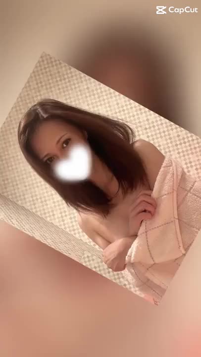 こんばんは😊明日も出勤します!!どうぞよろしくお願いします💖
