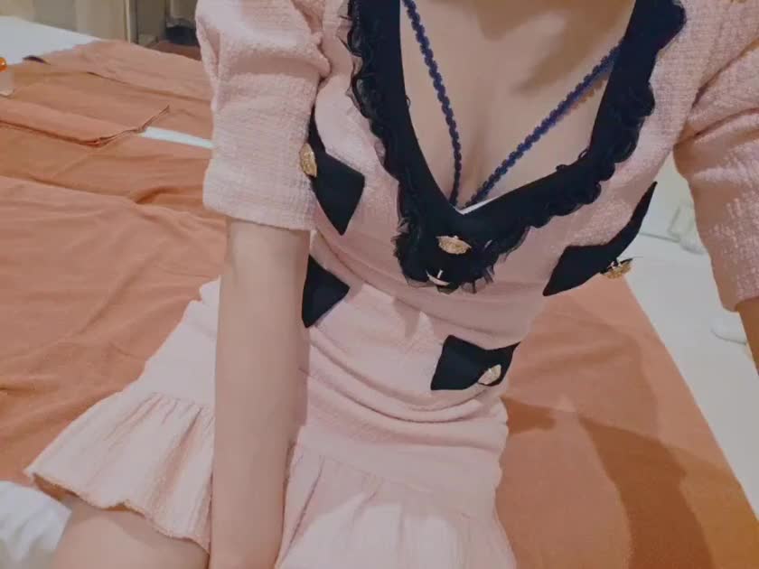 風邪ひいてしまったー( ; ; )

喉がカサカサなんですがお許しを。。。

でも体は元気なので夕方からお部屋に行くからねん！