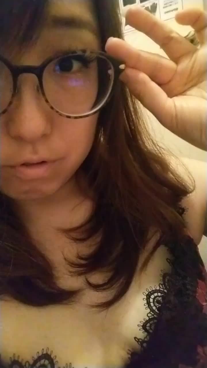 ウチは普段からメガネっ子🤓