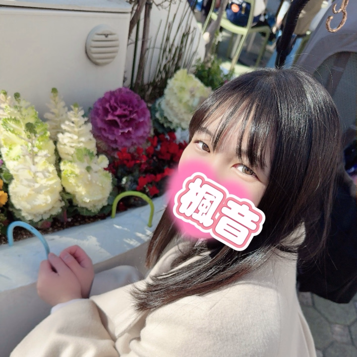 こんばんわぁぁぁぁぁ♡♡♡
野球観戦が趣味の楓音です💗✨️
交流戦も終盤、
ソフトバンクは
昨日今日と阪神戦勝ちました!!!
昨日はホームラン祭り!!!
両チーム合計8本✨️
すごすぎるー!!!!!
現地の人たち羨ましいなぁ♡♡♡
今日もホームラン出てるし
明日も見れるかなぁ♡♡♡
この調子で頑張って欲しいです♡♡♡
写メ日記読んできてくださるお兄様の中で
野球話ができることがあるんですが
めっちゃ嬉しくて楽しい♡♡♡
ついつい語ってしまうんですよねぇ♡笑
でもお兄様方もすっごい聞き上手!!!
話が止まらんくなる!
こんどは私がたくさん話を
聞けたらいいなぁ♡♡♡
またお兄様方の聞く力の
魔法にかかって
私が喋ってしまうかもしれんけどね♡笑
♡♡♡楓音♡♡♡