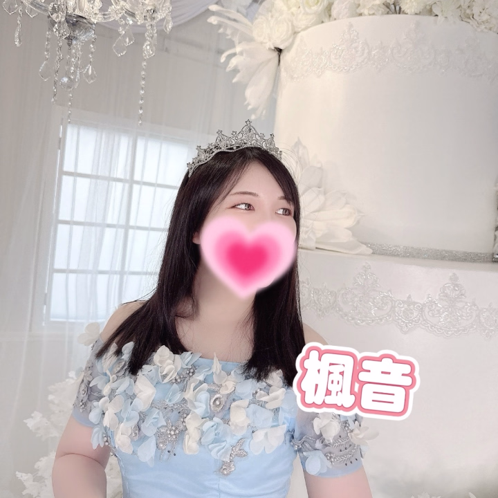 こんにちわぁぁぁぁぁ♡♡♡
キスは元気の源、楓音です💗✨️
写メ日記読んでくださって
ありがとうございますっっ♡♡♡
ふと、
キスの女神様っているのかなぁって
気になって調べてみました!
キスを直接司る神様はいないみたい…
でもね、!
キスをモチーフにした
有名な神話はあったのっっ♡♡♡
愛の神アモール(エロス)のキスによって
眠りから覚める王女プシューケーの物語。
神話ではないけどディズニーでも
眠りの森の姫は
王子様のキスで目覚めますよね。
キスで永遠の眠りから
目覚めるってすごいですね!!!
なんて最強な魔法なんだ♡♡♡
お兄様にキスの魔法をかけて
仲が深まっていけたらいいなぁ♡♡♡
♡♡♡楓音♡♡♡