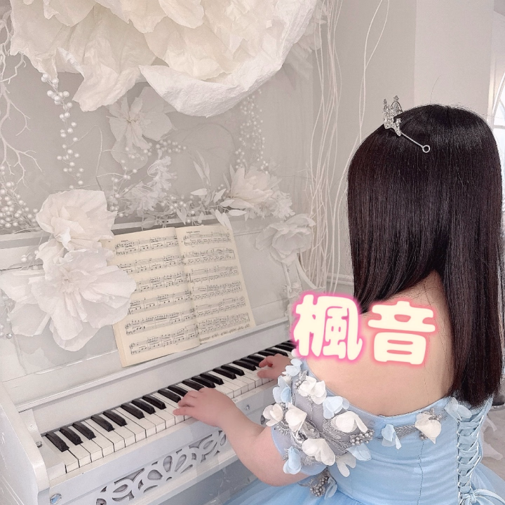 激レアの楓音です💕
今日も今日とて
元気に出勤してます!
めずらーーーーしく、
月の後半に居るんですよ!
毎月前半しか
出勤してなかったので
激レアです😳🙌🏻
いつも前半しか
遊びに来れないお兄様方♡
この機会にご予約待ってます☺️💕
お店にいらっしゃる時は
足元悪いので
お気をつけくださいね🫡
♡♡楓音♡♡