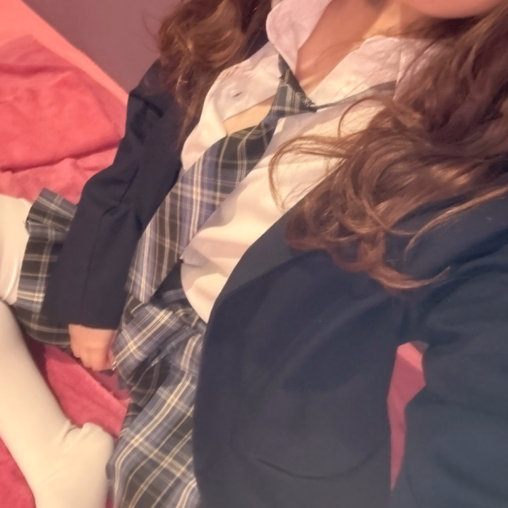 午前中ありがとうございました😊

ロングで来てくれた初めましてのお兄さん、ありがとう😊

今回初の制服でした♪

お昼を食べて午後は14時からです！！
まだまだご案内できるので待ってるね❤︎