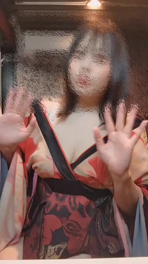 梅雨らしい雨が降ってます☔

おはようございます😊
美咲ひなたです✨



昨日の
ハイボール好きな仲良し様💕
案内所からの初めて様💕

楽しくて素敵な時間を
ありがとうございました🩷
雨の中のご来店、嬉しかったです☺️❤️❤️



今日は23時まで✨

ご予約の仲良し様💕
気をつけてきてねー☺️
楽しみに待ってるよー🩷



昨日野球見てきました❤️
負けたけれど！負けたけれど！
楽しかったよーー🩷🩷🩷
みんなで応援最高だね✨

顔面にデットボールうけた選手がとても心配です🥲




今日も一日頑張ろうね😊



●ひなた●