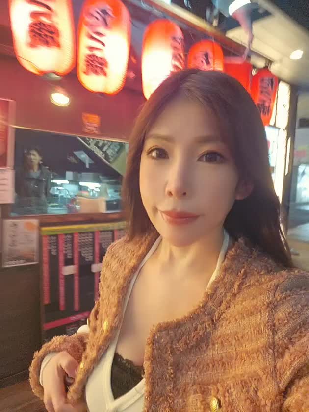 お店の前を通り過ぎて…
ご飯食べに行ってくるー🩷