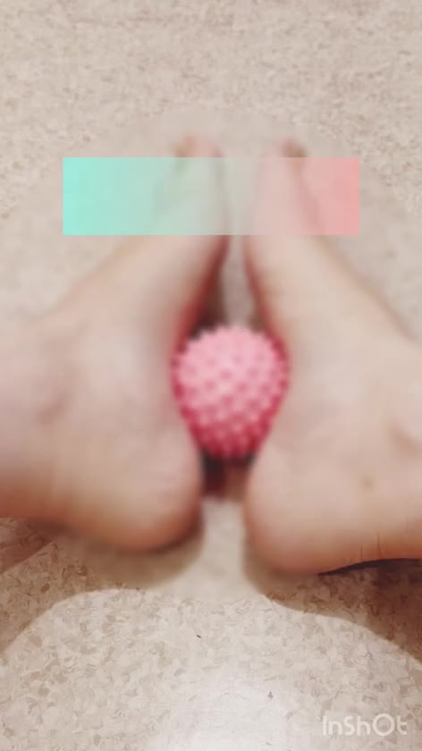 ひたすら、、、❤️



えっちなワードをぶち込みつつ

実はとっても健全な動画　笑


でも、、、

これがお◯ん◯んだったら❓❓

ローション✖️足コキ

とっても非日常体験❤️

🎵まなつ🎵