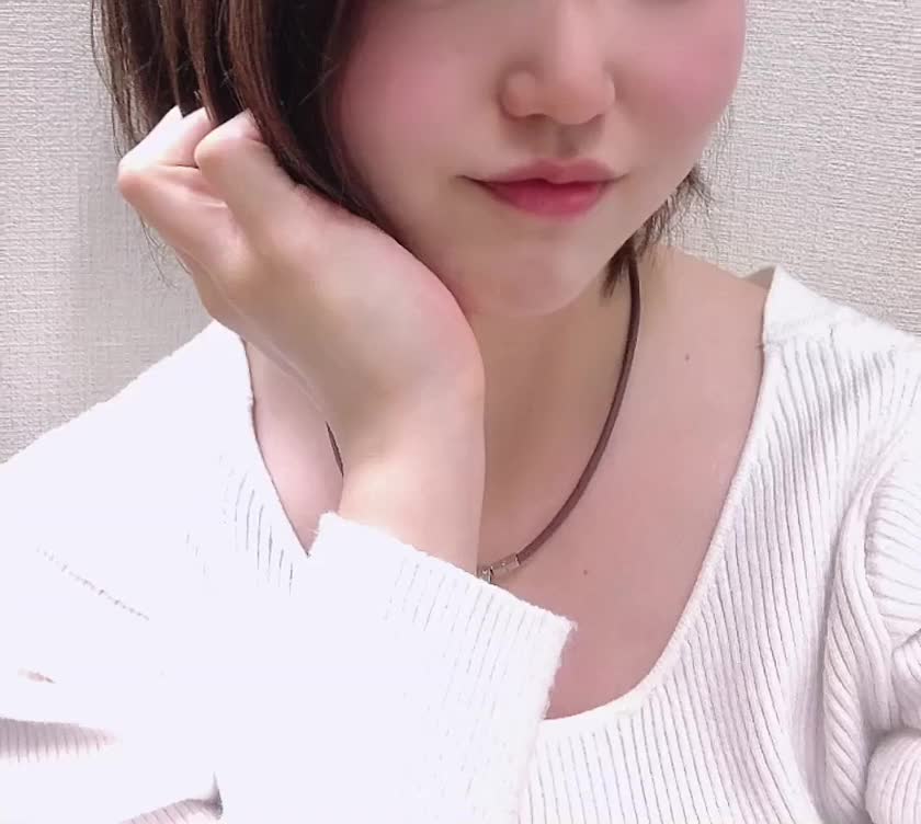 投稿遅くなりました🙇‍♂️
comeback movie🎥𓈒𓂃
舌の動画はいくつか撮影してたのでそのひとつでエントリー👅
もうそう膨らませてね♡
ログインボーナスとプレゼントで応援お願いします💕