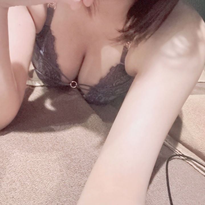 おはようございます✨

今日も9時から出勤しているので
ぜひお待ちしております✨