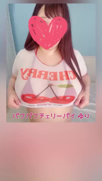 巨乳にはやっぱり赤いビキニが似合うような❤️  ピンクも好きだけど、赤も大好き✨