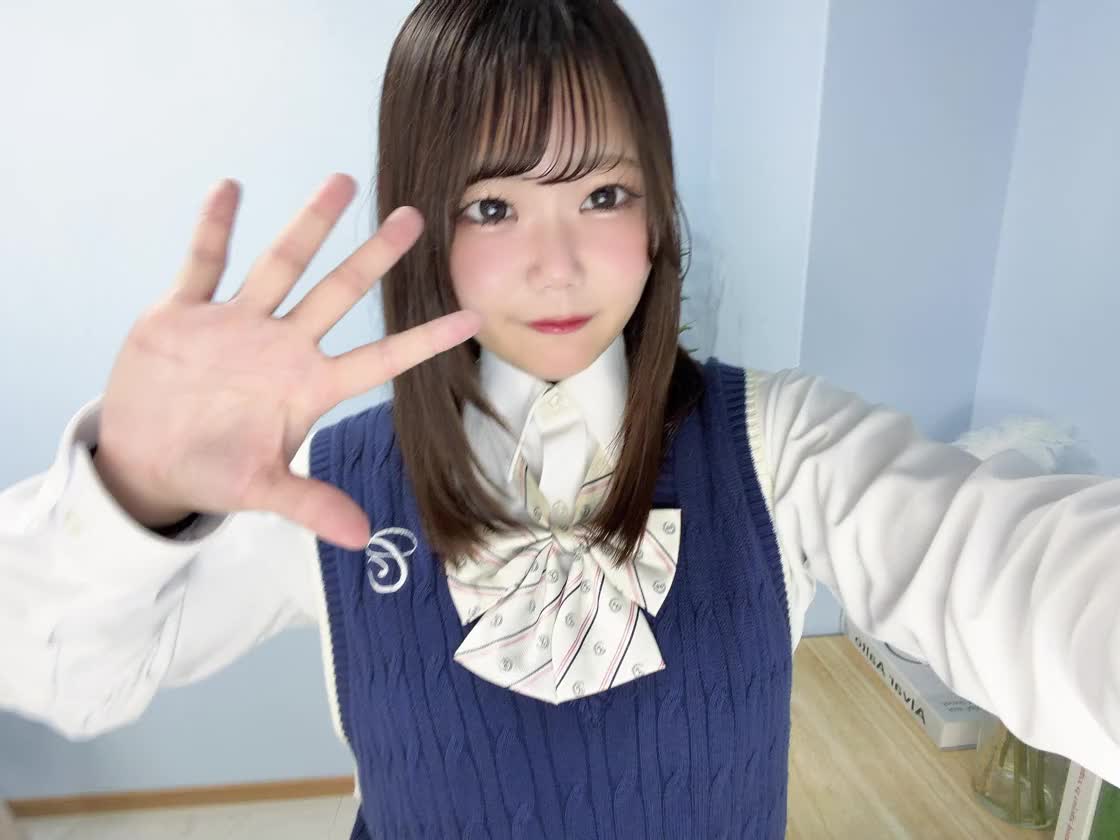 撮影したよん❤️‍🔥
パネル変わったらチェックしてね♡♡
少し髪の毛のびたすみさん
切るか伸ばすか迷いますね


この後も0距離たのしもー？♡



すみれ
