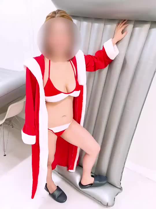 今年1年は色々あったけど、毎日楽しく過ごせた1年でもありましたぁ😆❤️来年もみんなと楽しく幸せな1年にしたいと思います🥰👍✨来年もクスッと笑える動画をお届け出来るように頑張ります( •̀ᄇ• ́)ﻭ✧皆様も良いお年を😘