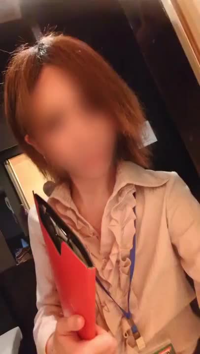 仲良し様に撮ってもらおうと思ったのですが、タイミングが合わず、、
一人痴漢ごっこ(*´Д`)ﾊｧﾊｧ❤️
お外でできない事
たくさん！心愛と、いやらしい事しましょ❤️👄お誘い＆プレゼント応援
お待ちしておりますっ❤️
