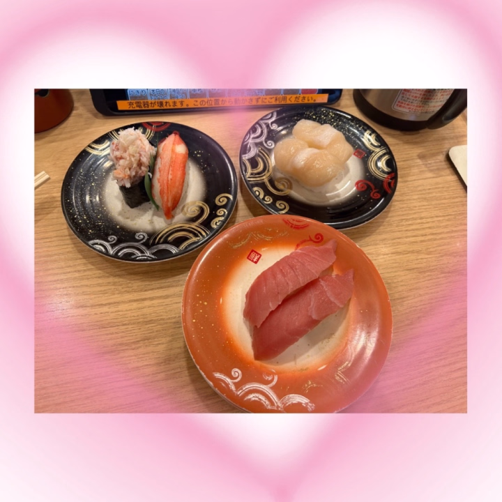 おはようございます🌟

こっちはもう夏ですね〜
暑がりなのでもう汗との戦いです🙄

今年はワークマンの涼しいパーカーをゲットして猛暑を乗り切りたいです😇



今日から日曜までよろしくお願いします♪

朝からお寿司テロ♡
プリプリのホタテに口の中でとけるマグロは最高でした🤤❤️
カニもね、言わずもがな、伝わりますよね🤤