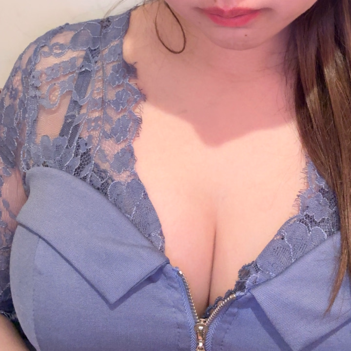 こんにちは❕
今日から3日間出勤です🌸

お休みだった昨日はお家帰ってました◎
お家だいすき𑁊^. .^𑁊♩

今日からまたよろしくお願いします🎀

諸事情により12時からの出勤です😢
遅くなってごめんなさい。



ことね