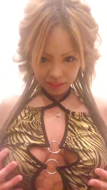 ボディコンからのポロリ❤️