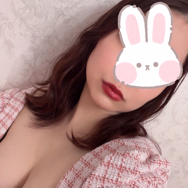 おはようです！

今日で4月も終わりだねぇ〜
なんだか早い‼️笑

GWはみなさまいかがお過ごしでしょうか！
あなたのご予定の一部に私もいれて欲しいなー！🥺

当日お店に直接向かわれる前にお問い合わせしてくださった方がスムーズにご案内出来ると思うので、ぜひ参考にしてくださいね( ˊᵕˋ )💭

なんか昨日からちょっと寒いね！
今日も薄着で来てしまって寒かった笑
気持ち厚手でお出かけするといいかもです◎


では、ほんじつもお待ちしております🙇‍♀️



🐰くいな🐰