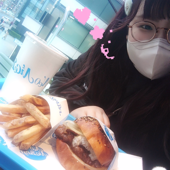 今年初めてのイベント参加します♪

お気に入りはかめらしく？去年食べた美味しかったハンバーガーと共に🤣✨️

応援📣よろしくお願いします✨