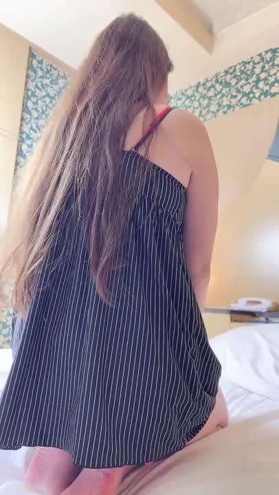 おしり💕脱ぐの下手だな😥