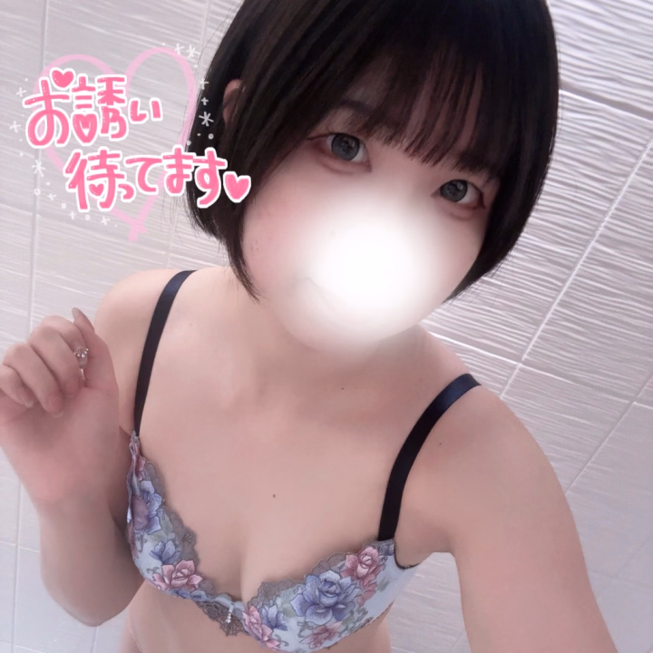 とってもお久しぶりです🙇‍♂️
お兄さん、お元気でしたか？？

私はいろいろあって出勤できておらず……

でも！
改めて今月から出勤させて頂くことになりました✨✨
更に再始動！頑張りますよ〜🔥

また前のようにお会いできたら嬉しいです♡♡
スケジュールはまた後日お知らせします✍️

これからもよろしくお願い致しますね！

しき