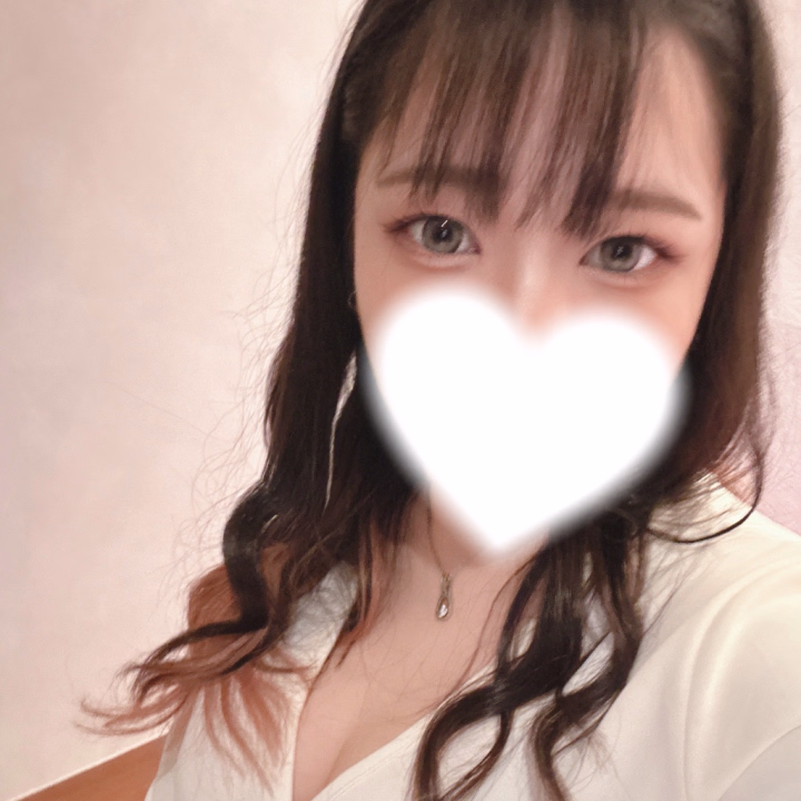 こんばんは🤗
今日もラストまでよろしくお願いいたします🙏🏻

昨日は大好きなすき家に🎶
とろろ牛丼中盛りと
鉄火マグロ丼？大盛り🥰💓
ちゃーんと完食👏
あとマスカットシェイクも美味しかったよ🎶

すき家美味しすぎて困る🥹❤️

最近は夜でも暑くて帰りビシャビシャになりながら帰りました(((( '-' ))))

よく外に出る方は
塩分タブレット持ち歩いてくださいね！

私もお兄さん用に持ってますので
お声かけください🎶

また日記書きますねー！