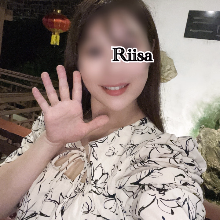 周りの人に気を使い… 
周りの人に合わせて疲れた心と体…  
周りの環境というクサリに、 
がんじがらめにされたあなたの心と体…  


日常の縛りから自分を解放しない？   
自分にご褒美券を出して愛に来てね♡ 
ジメジメとした心と体を洗い流そう🫧  


代わりの効かない “りいさ”の暖かさと優しさで あなたを包み込んであげるからね💗   
ここでしか味わえない、 余韻の残る快楽と癒しの相乗効果で 骨の髄からとろけてくださいね♡ 



りいさ♡



五反田↓
5/12(火)17:00〜0:00
5/17(日)17:00〜0:00
5/18(月)17:00〜0:00

5/21(木)17:00〜0:00
5/24(日)17:00〜0:00
5/25(月)17:00〜0:00

5/26(火)17:00〜0:00
5/28(木)17:00〜0:00
5/31(日)17:00〜0:00



札幌↓
7/20(月)〜7/30(木)