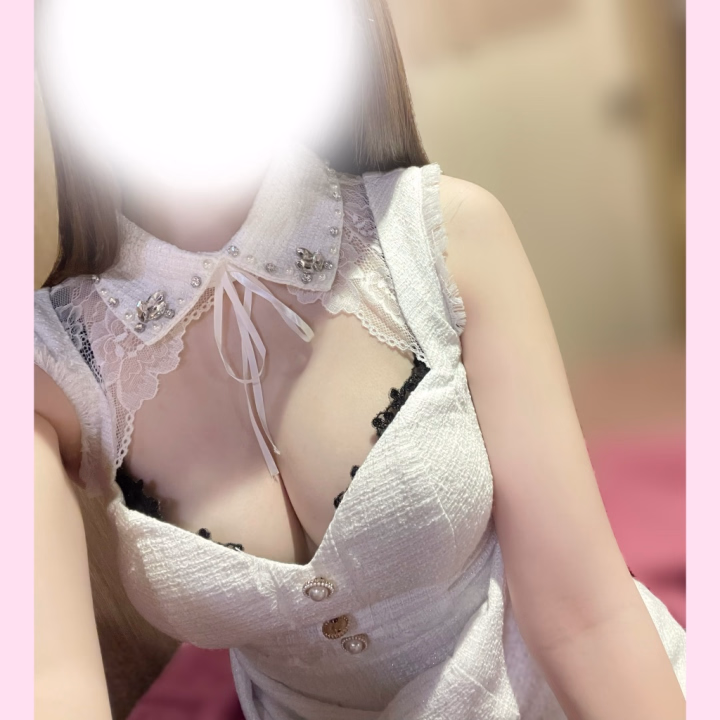 お兄さん達から聞かれるので5月の出勤日投稿しました！みてね！

4月はあと明日の24日(金)と30日(木)です🌼
どちらも7-17時だよん